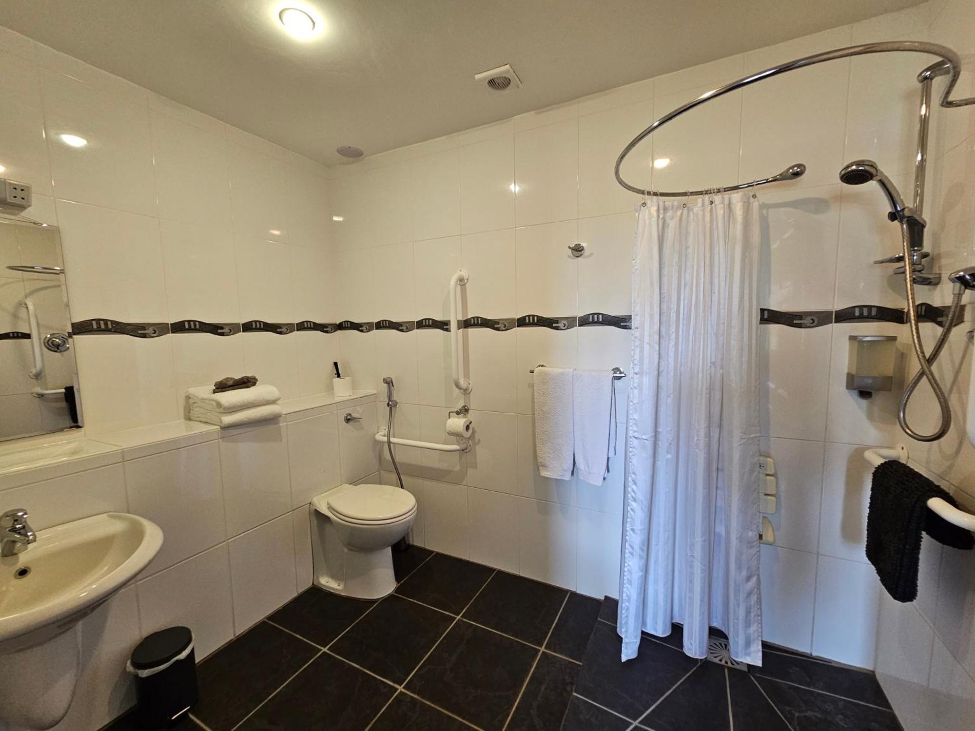 Fuchsia Lodge - New Luxury 5* Beachside Lodge With Sauna - 4 Beds Ensuite - Spectacular Location 워터빌 외부 사진
